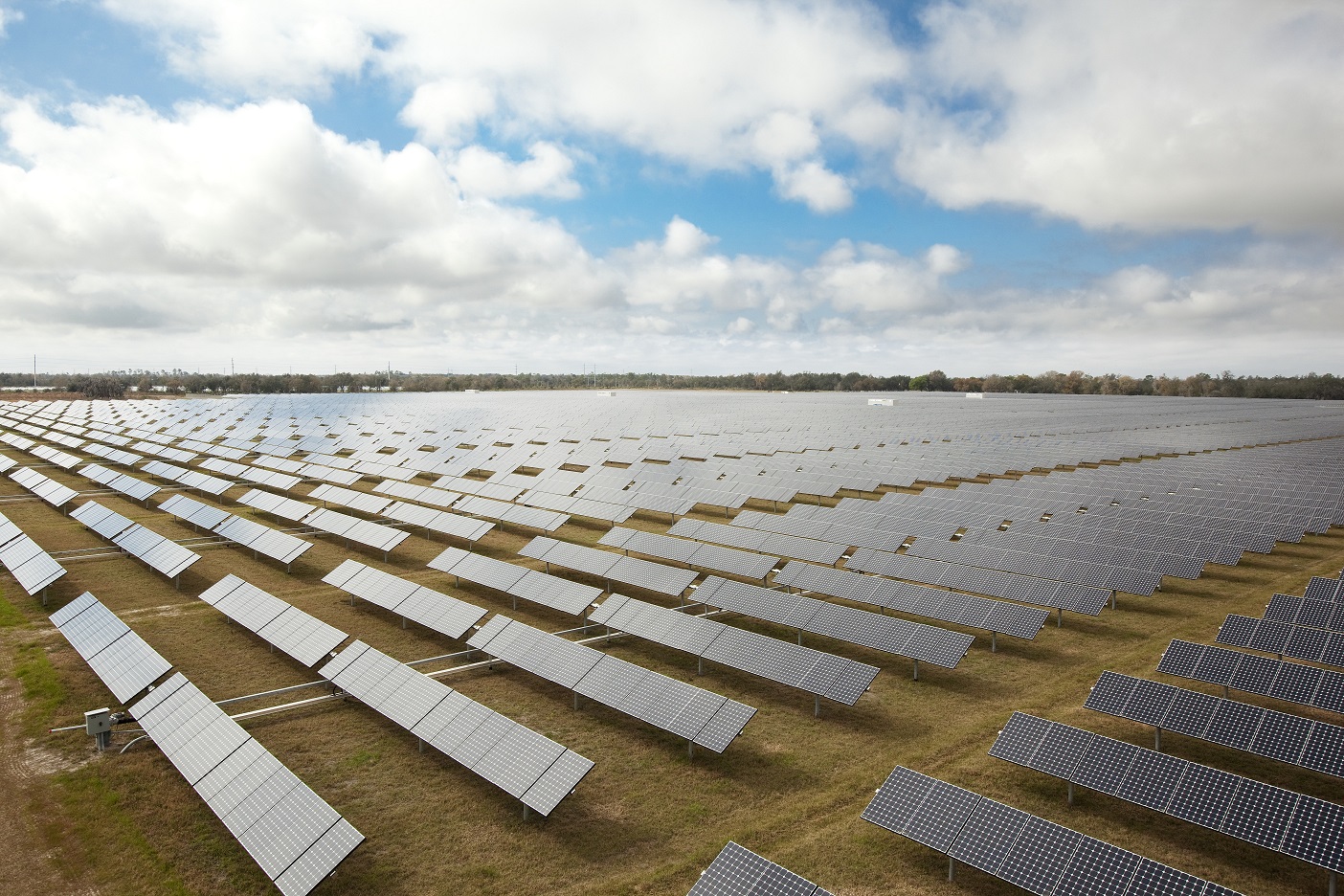 Single-axis tracker array at a utility-scale PV plant (SunPower T0 tracker).
