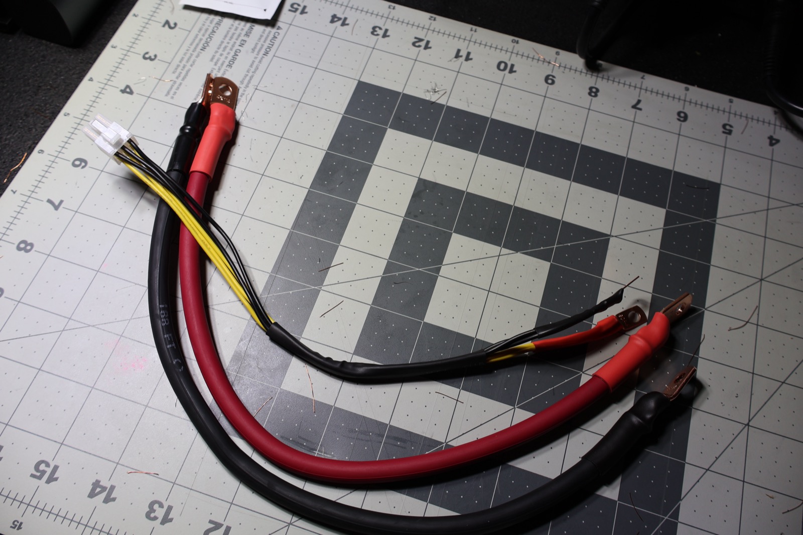 Finished 6AWG power cables with copper lugs